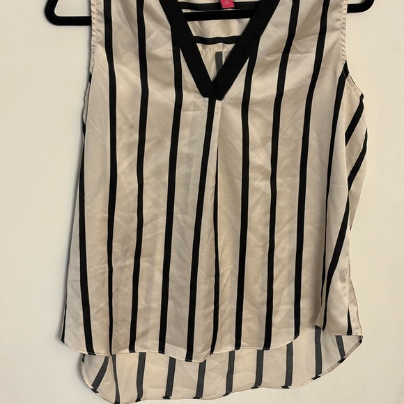 Vince Camuto Sleeveless Black and White Striped Blouse - Picture 2 of 5